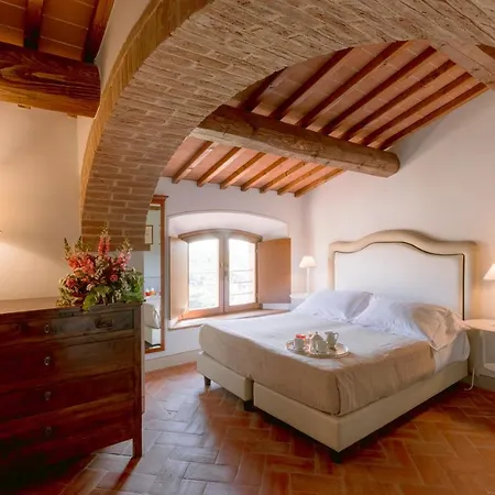 Borgo Sant'ambrogio - بيينْسا