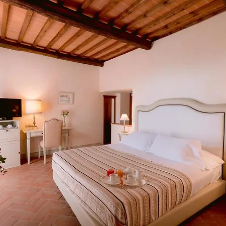 Borgo Sant'ambrogio - مزرعة للإقامة *